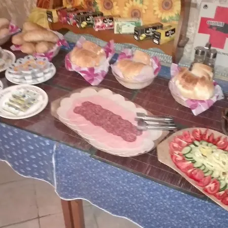 Zsuzsanna Vendeghaz Bed & Breakfast 2*