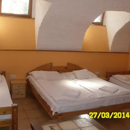 Zsuzsanna Vendeghaz 2* Debrecen