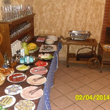Zsuzsanna Vendeghaz Bed & Breakfast