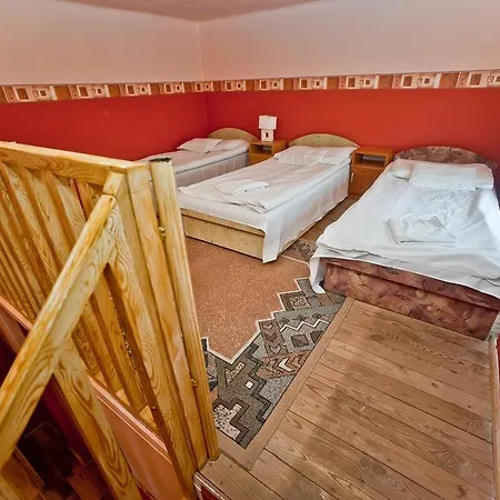 Zsuzsanna Vendeghaz Bed & Breakfast 2*