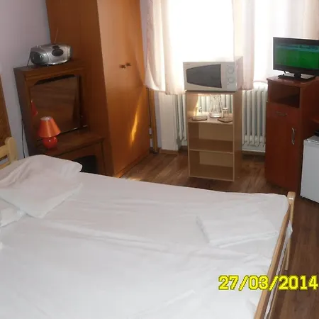Zsuzsanna Vendeghaz 2* Debrecen