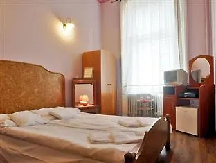 Zsuzsanna Vendeghaz 2* Debrecen