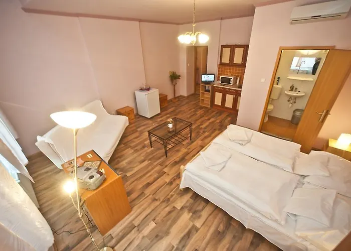 Bed & Breakfast Zsuzsanna Vendeghaz 2*