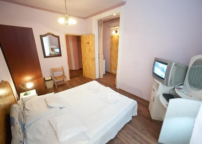 Zsuzsanna Vendeghaz 2* Debrecen